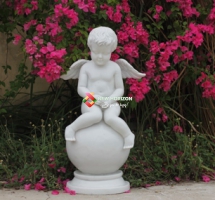 Tượng bé thiên thần - Cherub on a ball