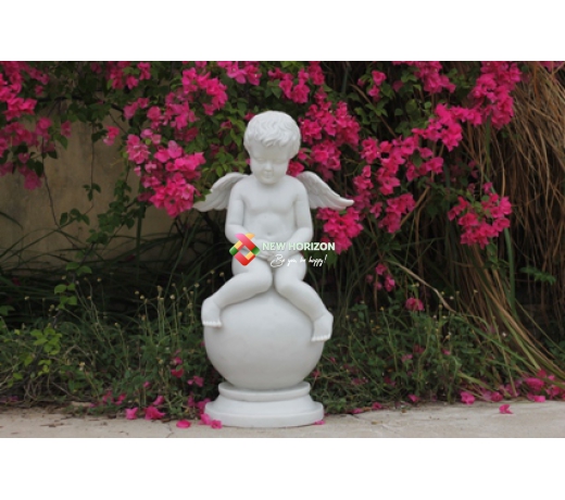 Tượng bé thiên thần - Cherub on a ball